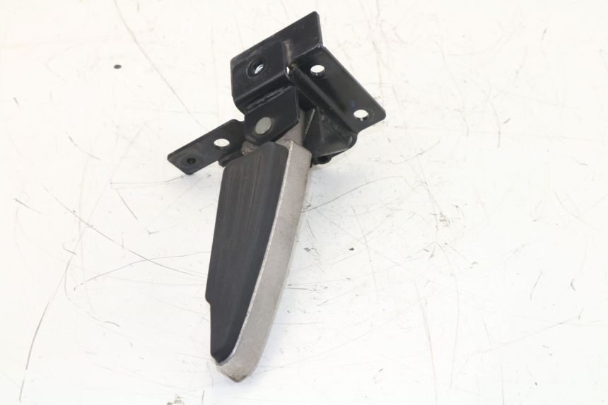 photo de REAR RIGHT FOOTREST PEUGEOT SATELIS 125 (2013 - 2018)