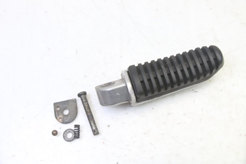 photo de REAR RIGHT FOOTREST MAG POWER R-STREET 50 (2016 - 2025)