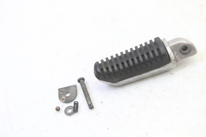 photo de REAR RIGHT FOOTREST MAG POWER R-STREET 50 (2016 - 2025)