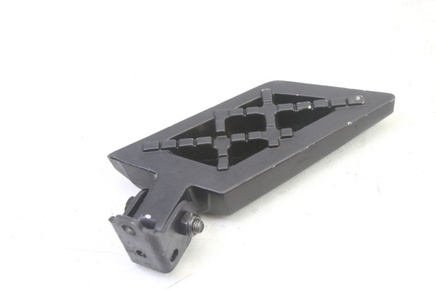 photo de REAR RIGHT FOOTREST PEUGEOT STREETZONE I 2T 50 (2018 - 2020)