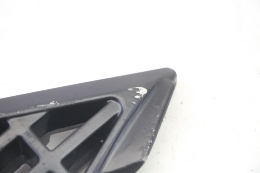 photo de REAR RIGHT FOOTREST PEUGEOT STREETZONE I 2T 50 (2018 - 2020)