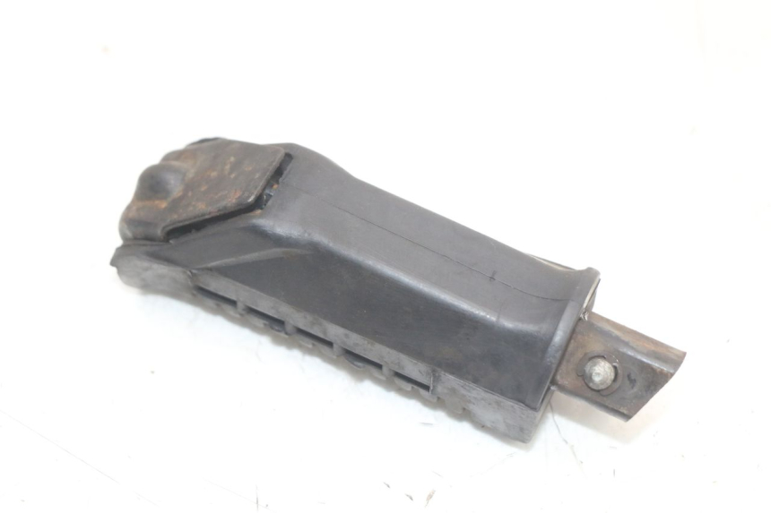 photo de REAR RIGHT FOOTREST SUZUKI GS F 500 (2004 - 2007)