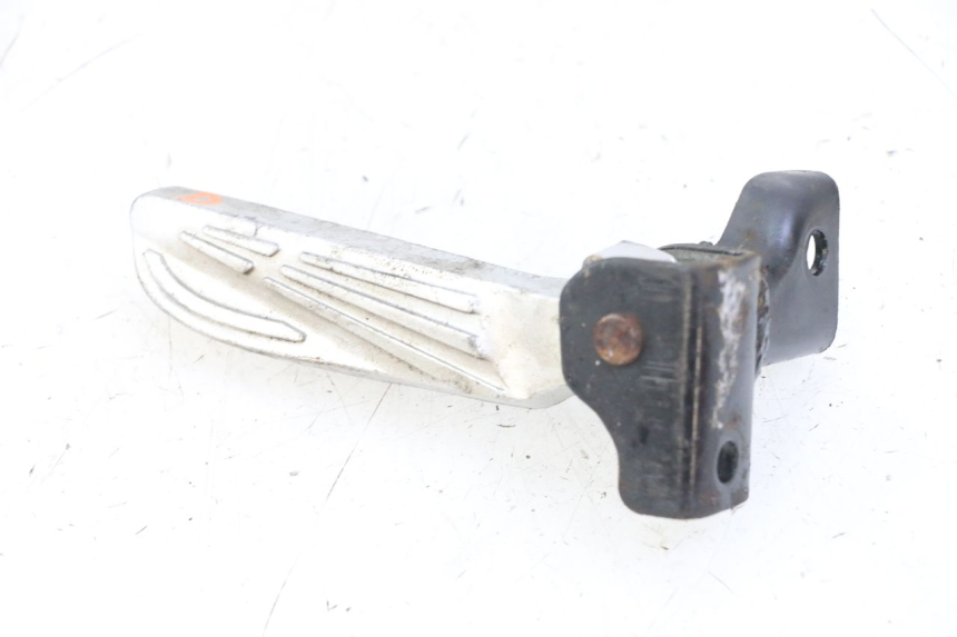 photo de REAR RIGHT FOOTREST PEUGEOT TWEET PRO CARGO 50 (2018 - 2020) - Surface and material condition