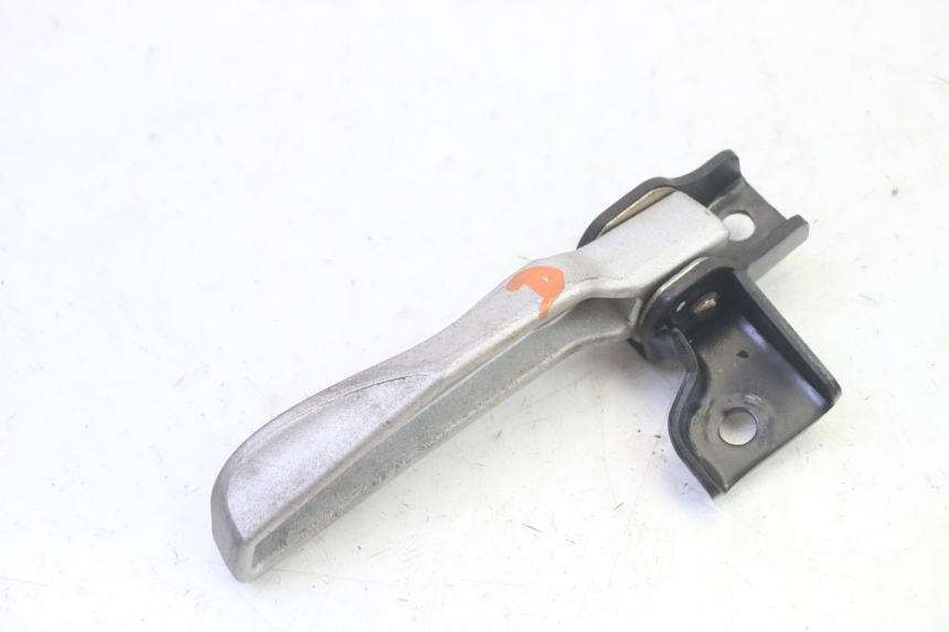 photo de REAR RIGHT FOOTREST PEUGEOT TWEET PRO EFI 4T 50 (2021 - 2022)