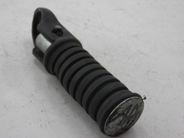 photo de REAR RIGHT FOOTREST YAMAHA SR 125 (1982 - 2003) - Component detail