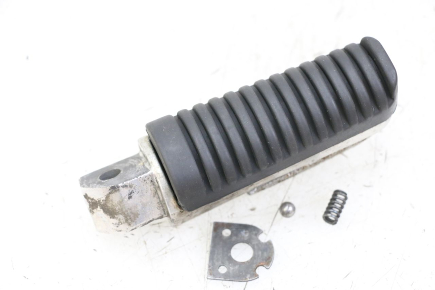 photo de REAR RIGHT FOOTREST YAMAHA XJ6 ABS 600 (2008 - 2016)