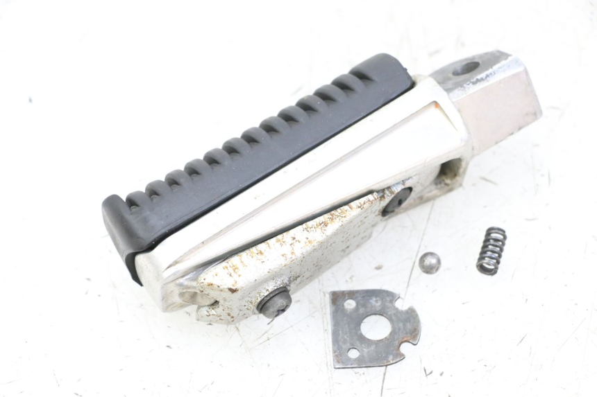 photo de REAR RIGHT FOOTREST YAMAHA XJ6 ABS 600 (2008 - 2016)