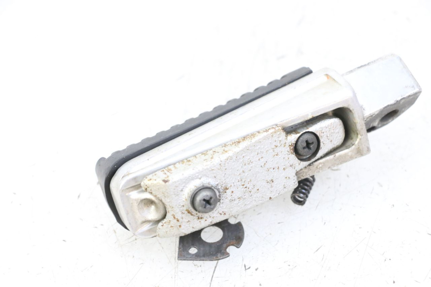 photo de REAR RIGHT FOOTREST YAMAHA XJ6 ABS 600 (2008 - 2016)