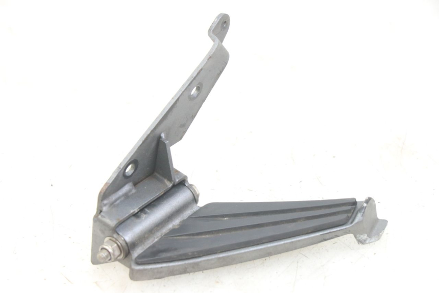 photo de REAR LEFT FOOTREST PEUGEOT GEOPOLIS RS 125 (2007 - 2009)