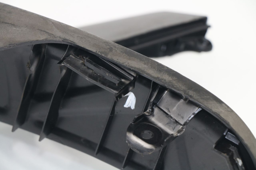 photo de REAR LEFT FOOTREST KYMCO GRAND DINK 125 (2002 - 2007)
