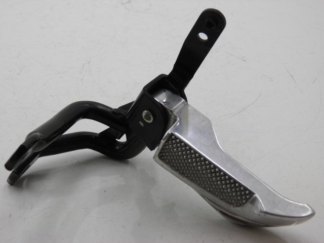 photo de REAR LEFT FOOTREST HONDA NHX LEAD 110 (2008 - 2010) - Component detail