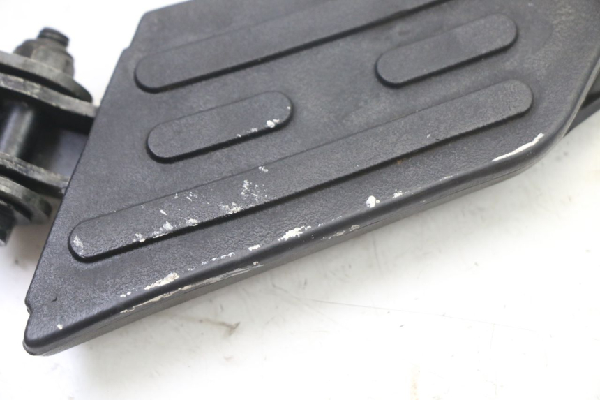 photo de LEFT REAR FOOTREST PEUGEOT KISBEE 2T 50 (2018 - 2022)