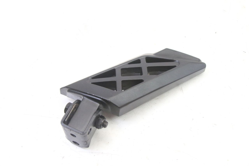 photo de LEFT REAR FOOTREST PEUGEOT KISBEE 4T 50 (2018 - 2022)