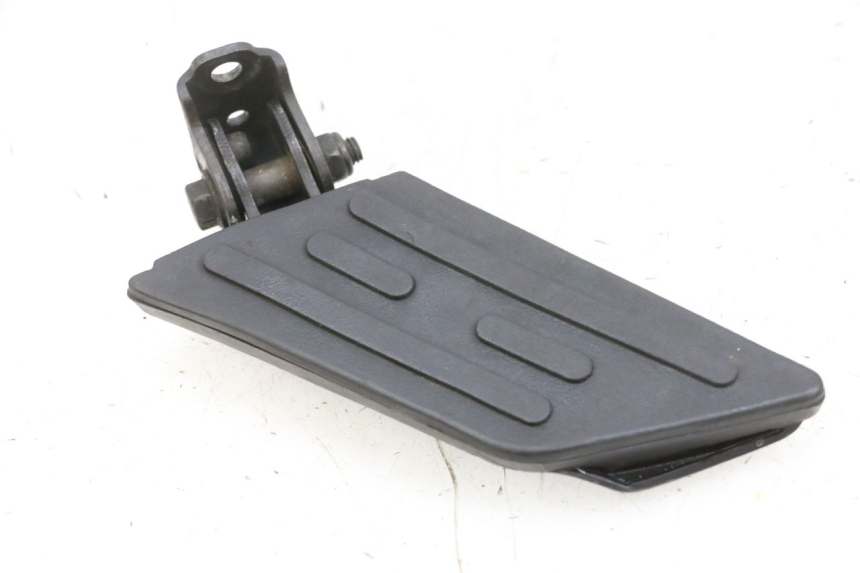 photo de LEFT REAR FOOTREST PEUGEOT KISBEE 4T 50 (2010 - 2017)