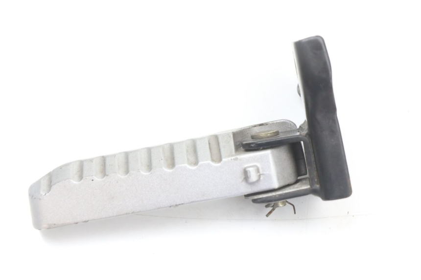 photo de REAR LEFT FOOTREST LONGJIA EASY MAX 125 (2020 - 2024)