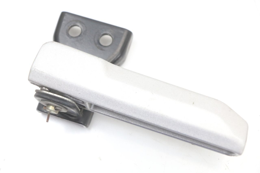 photo de REAR LEFT FOOTREST LONGJIA EASY MAX 125 (2020 - 2024)