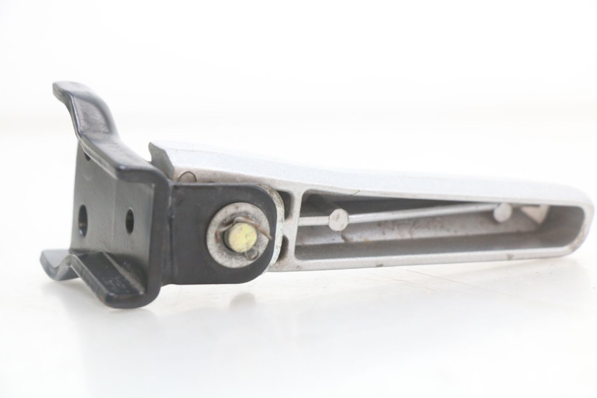 photo de REAR LEFT FOOTREST LONGJIA EASY MAX 125 (2020 - 2024)