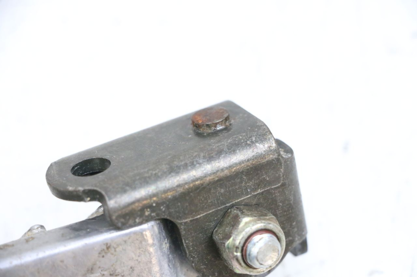 photo de REAR LEFT FOOTREST PEUGEOT LUDIX 50 (2005 - 2007) - Zoom on usage condition