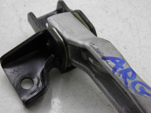 photo de REAR LEFT FOOTREST PEUGEOT TWEET 125 (2010 - 2017) - Component detail