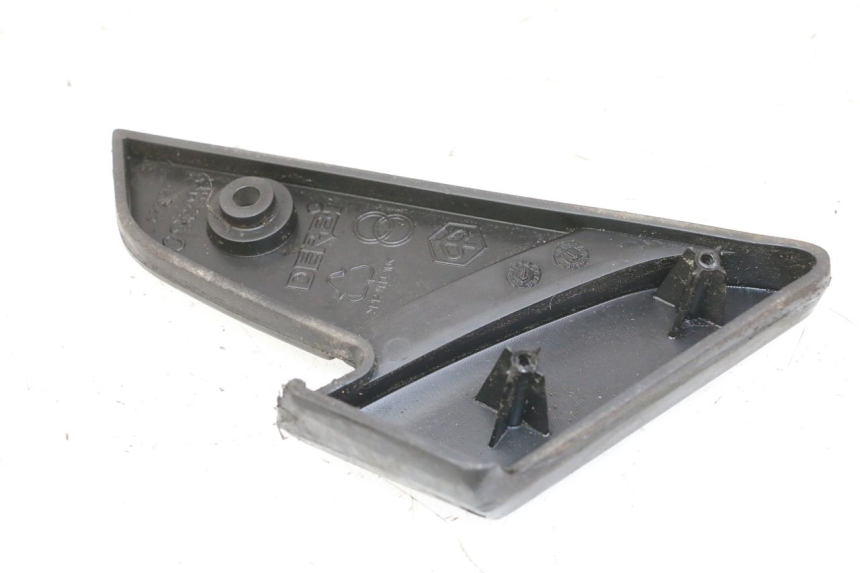 photo de REAR LEFT FOOTREST PIAGGIO VESPA LX 150 (2005 - 2013)