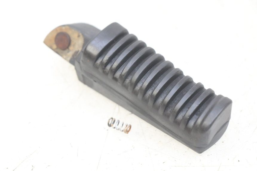photo de LEFT REAR FOOTREST YAMASAKI RAPTOR 50 (2013 - 2018)