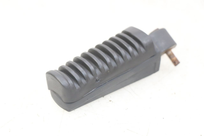 photo de LEFT REAR FOOTREST YAMASAKI RAPTOR 50 (2013 - 2018)