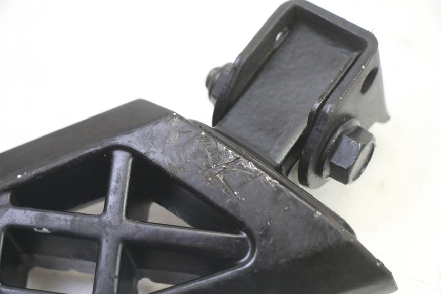 photo de REAR LEFT FOOTREST PEUGEOT STREETZONE I 2T 50 (2018 - 2020)