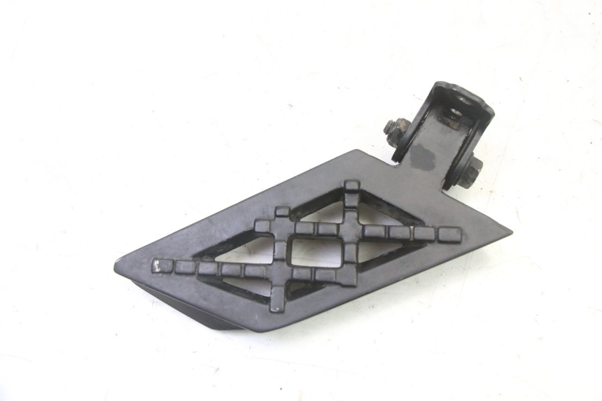 photo de REAR LEFT FOOTREST PEUGEOT STREETZONE I NAKED 2T 50 (2018 - 2020)