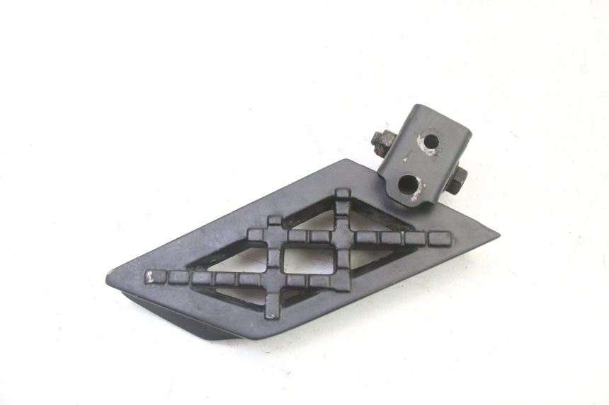 photo de REAR LEFT FOOTREST PEUGEOT STREETZONE I NAKED 2T 50 (2018 - 2020)