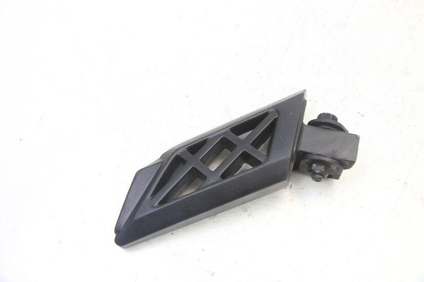 photo de REAR LEFT FOOTREST PEUGEOT STREETZONE I NAKED 2T 50 (2018 - 2020)