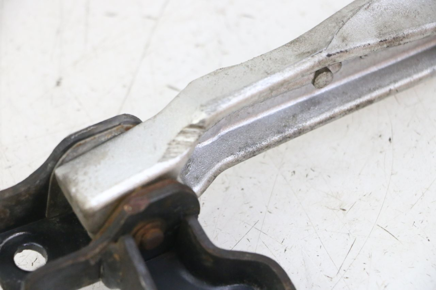 photo de REAR LEFT FOOTREST PEUGEOT TWEET PRO CARGO 50 (2018 - 2020) - Alternative perspective