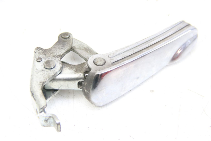 photo de REAR LEFT FOOTREST PIAGGIO VESPA GRANTURISMO 125 (2003 - 2007)