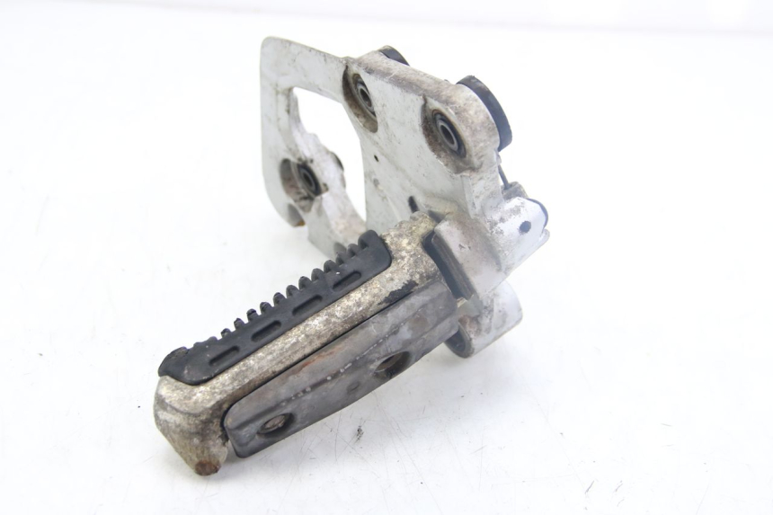 photo de RIGHT FRONT FOOTREST SUZUKI GSX-F GSX  F 1100 (1988 - 1994)