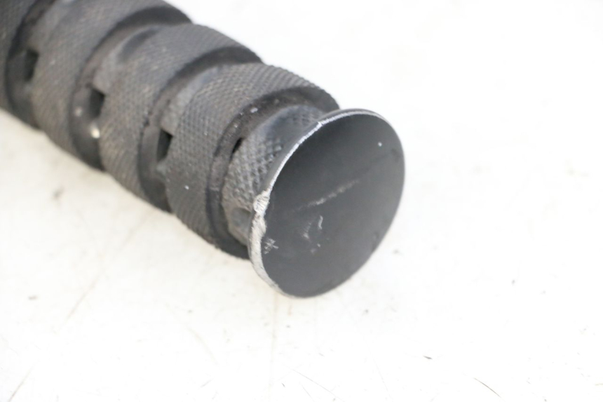 photo de FRONT RIGHT FOOTREST KEEWAY K-LIGHT KLIGHT 125 (2018 - 2025) - Alternative perspective