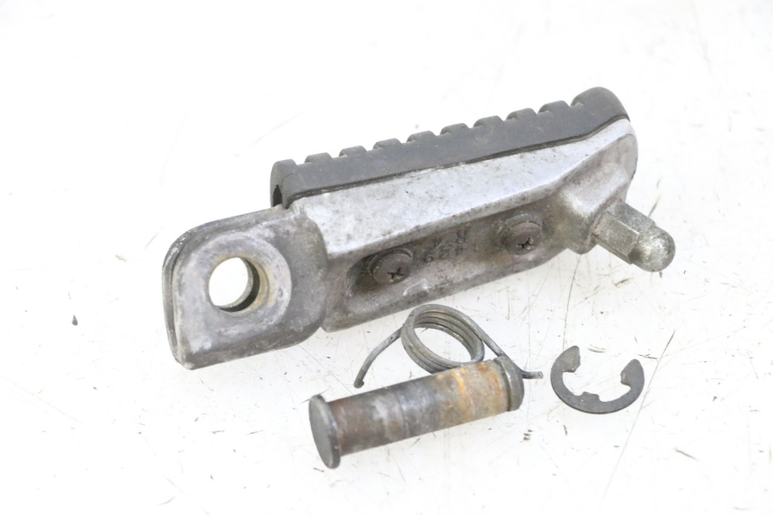 photo de RIGHT FRONT FOOTREST KAWASAKI ZR7 ZR-7 S 750 (1999 - 2004)