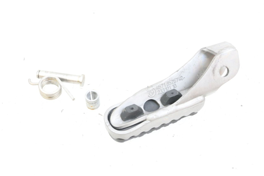 photo de FRONT RIGHT FOOTREST BMW R GS 1250 (2021 - 2024) - Zoom on usage condition