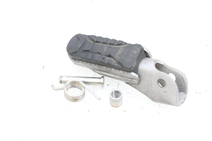 photo de FRONT RIGHT FOOTREST BMW R GS 1250 (2021 - 2024) - Fixing points details