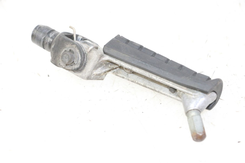 photo de FRONT RIGHT FOOTREST TRIUMPH SPRINT 900 (1995 - 1998)