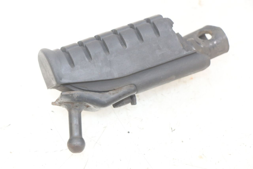 photo de RIGHT FRONT FOOTREST DAELIM VJ ROADWIN FI 125 (2008 - 2017)