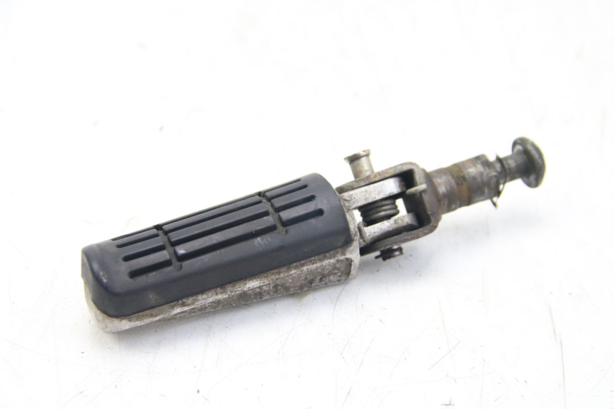 photo de LEFT FRONT FOOTREST YAMAHA FZS FAZER 600 (2001 - 2003)