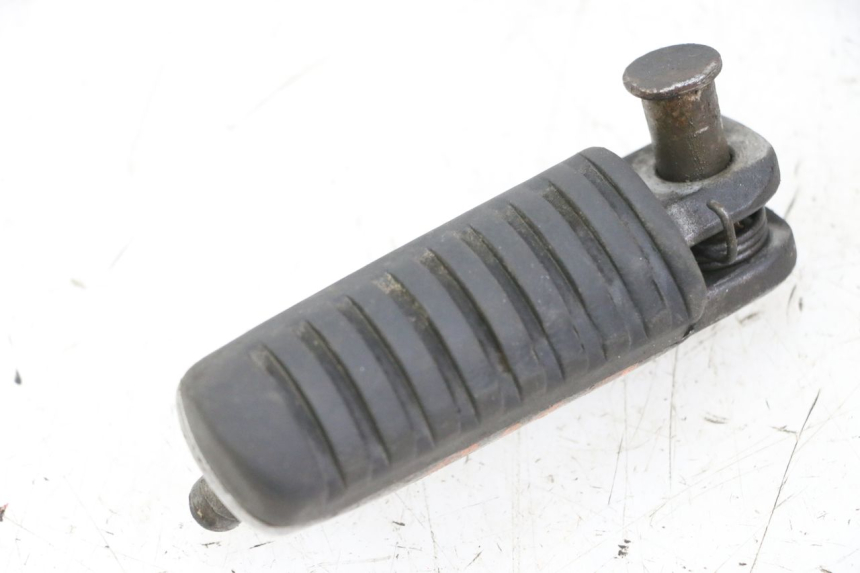 photo de LEFT FRONT FOOTREST KAWASAKI ZR7 ZR-7 S 750 (1999 - 2004)