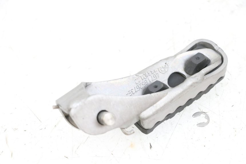 photo de FRONT LEFT FOOTREST BMW R GS 1250 (2021 - 2024) - Technical close-up