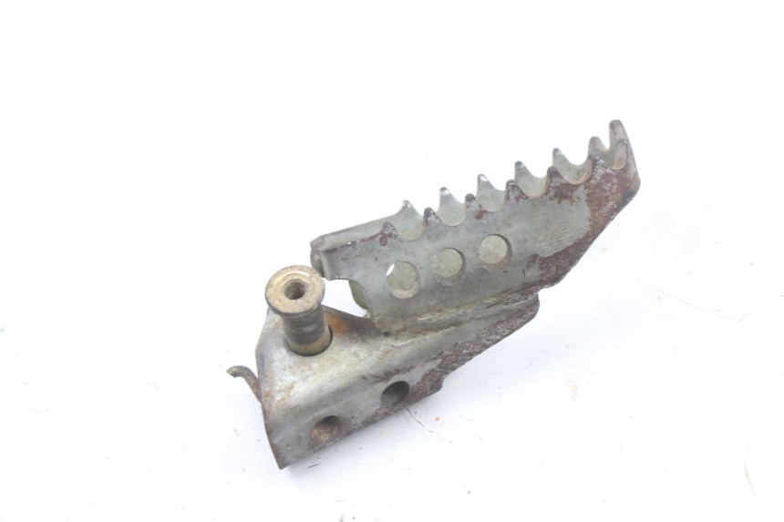 photo de FRONT LEFT FOOTREST YAMAHA TTR 125 (2000 - 2020)