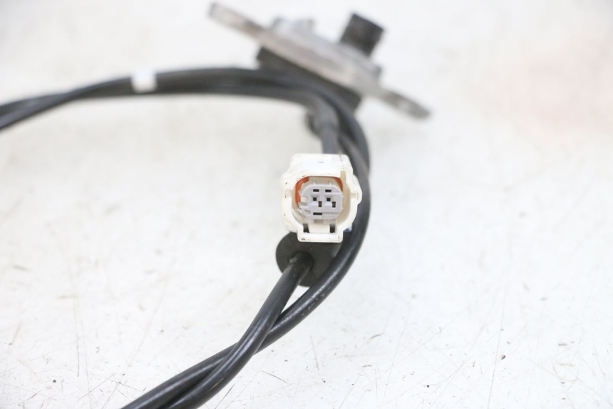 photo de REAR ABS SENSOR YAMAHA TRICITY 300 (2020 - 2024) - Technical close-up