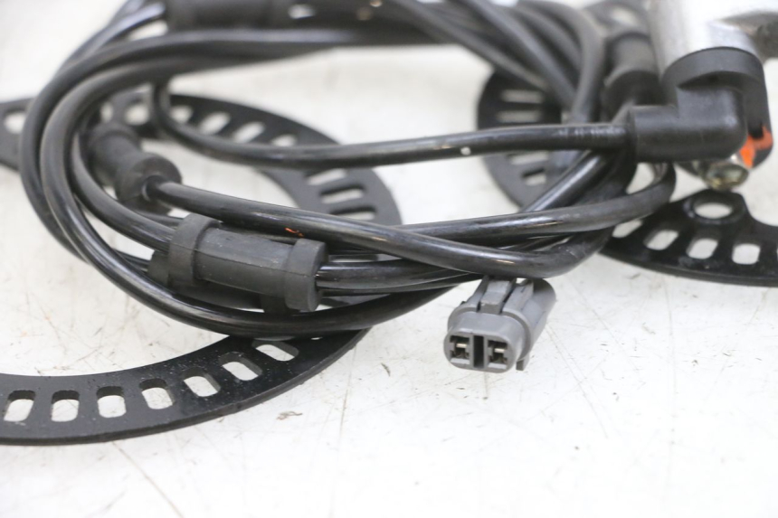 photo de REAR ABS SENSOR YAMAHA TRICITY 300 (2020 - 2024) - Product overview