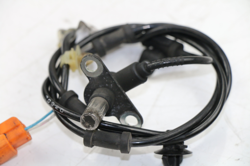 photo de FRONT ABS SENSOR HONDA SH 300 (2011) - Fixing points details