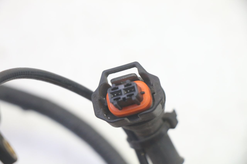 photo de FRONT ABS SENSOR PIAGGIO MP3 HPE 350 (2018 - 2020) - Technical close-up