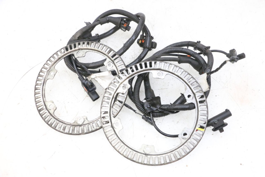 photo de FRONT ABS SENSOR PIAGGIO MP3 HPE 300 (2019 - 2026) - Zoom on usage condition