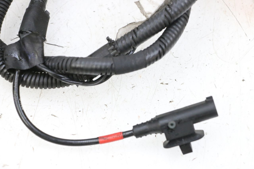 photo de FRONT ABS SENSOR PIAGGIO MP3 HPE 300 (2019 - 2026) - Markings and original references
