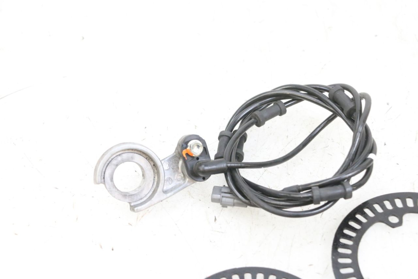 photo de FRONT ABS SENSOR YAMAHA TRICITY 300 (2020 - 2024) - Technical close-up